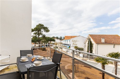 Photo 18 - Apartment in Saint-Palais-sur-Mer with terrace and sea view