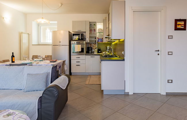 Casa de 3 quartos em Brissago-Valtravaglia com jardim e banheira de hidromassagem - Foto 7