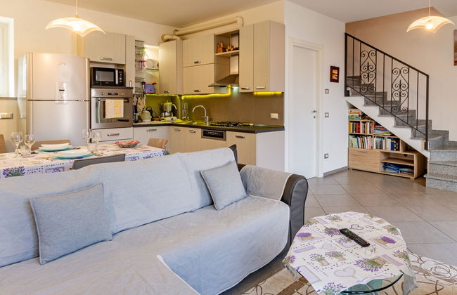 Casa de 3 quartos em Brissago-Valtravaglia com jardim e banheira de hidromassagem - Foto 5