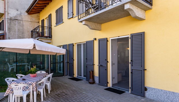 Casa de 3 quartos em Brissago-Valtravaglia com jardim e banheira de hidromassagem - Foto 2