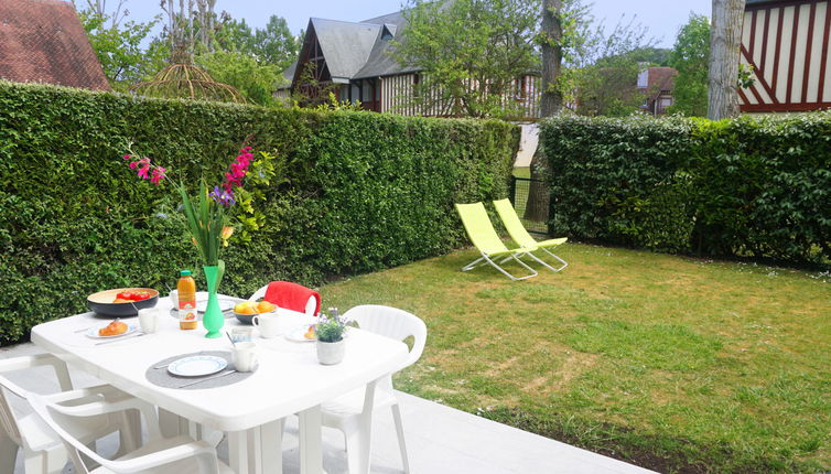 Photo 1 - 2 bedroom House in Deauville with swimming pool and sea view