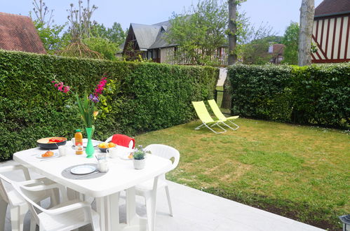 Photo 1 - Maison de 2 chambres à Deauville avec piscine