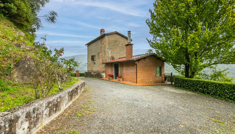 Foto 1 - Casa con 4 camere da letto a Pescia con piscina e giardino