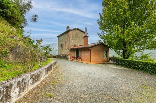 Foto 1 - Casa con 4 camere da letto a Pescia con piscina e giardino