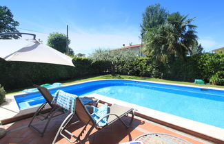 Foto 3 - Haus mit 3 Schlafzimmern in Forte dei Marmi mit privater pool und garten