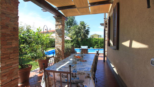Maison de 4 chambres à Forte dei Marmi avec piscine privée et jardin - Photo 4