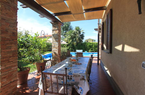Foto 4 - Haus mit 3 Schlafzimmern in Forte dei Marmi mit privater pool und garten