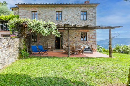 Foto 4 - Apartment mit 3 Schlafzimmern in Pescia mit schwimmbad und garten