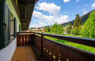 Photo 2 - Appartement de 2 chambres à San Giovanni di Fassa-Sèn Jan avec vues sur la montagne