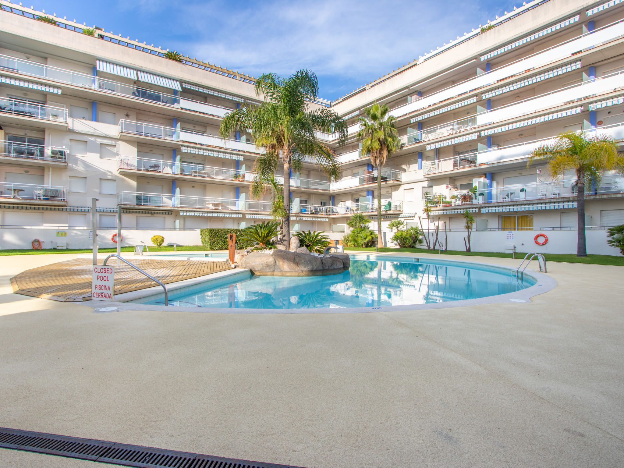 Photo 19 - Appartement de 2 chambres à Roses avec piscine et vues à la mer