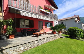 Photo 2 - Appartement de 2 chambres à Dongo avec jardin et terrasse