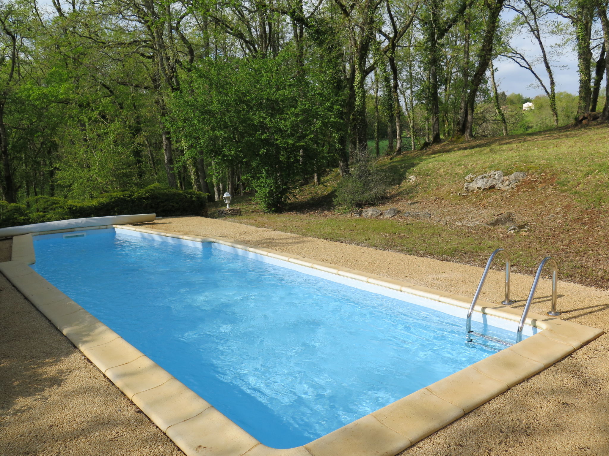 Foto 23 - Casa de 2 quartos em Blanquefort-sur-Briolance com piscina privada e terraço