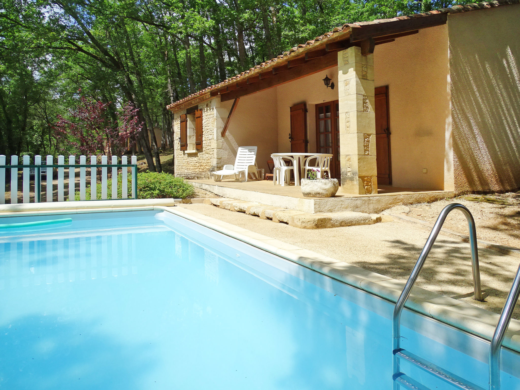 Photo 36 - 2 bedroom House in Blanquefort-sur-Briolance with private pool and terrace