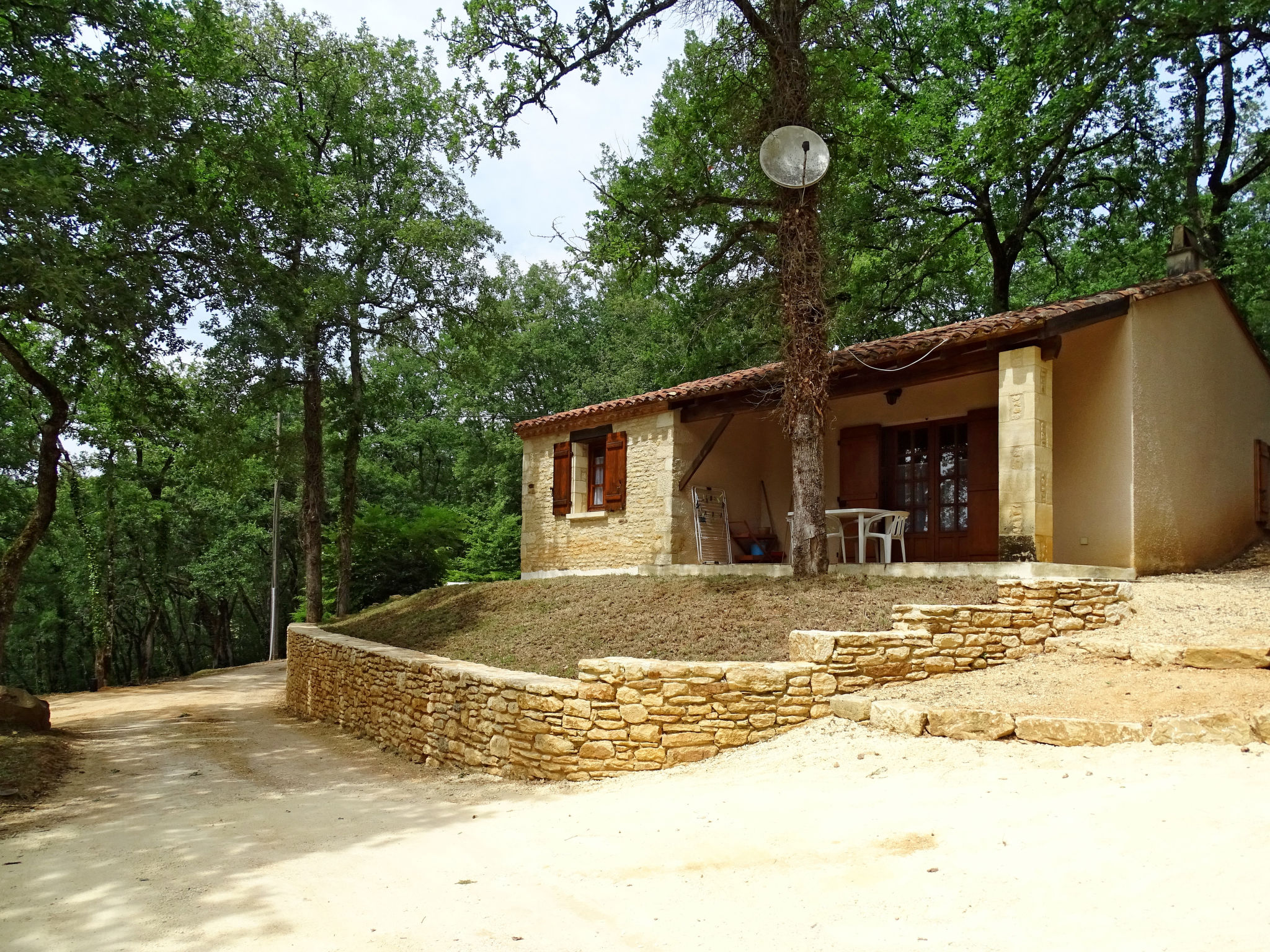 Photo 32 - Maison de 2 chambres à Blanquefort-sur-Briolance avec piscine privée et terrasse