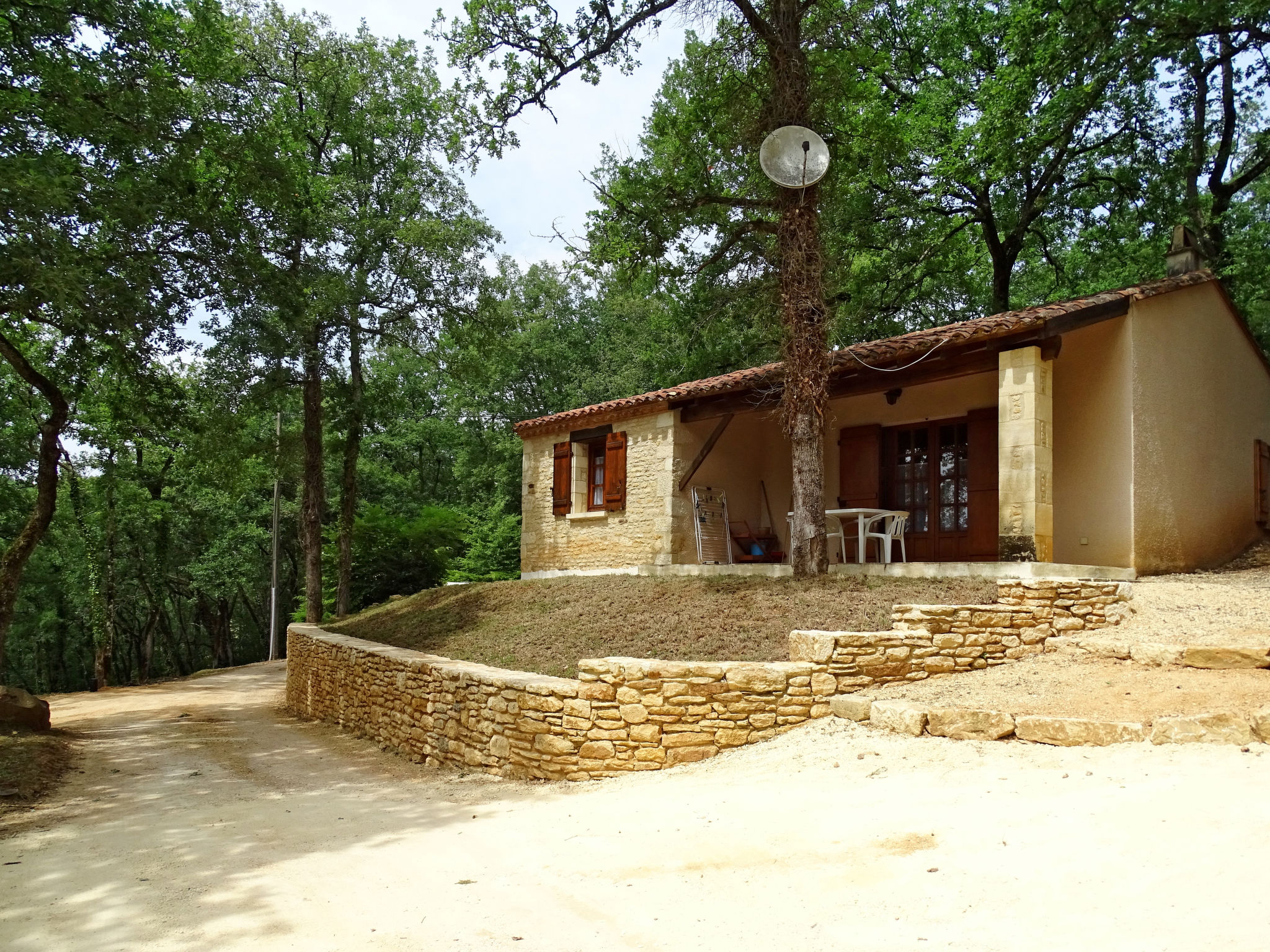 Foto 32 - Casa de 2 habitaciones en Blanquefort-sur-Briolance con piscina privada y jardín