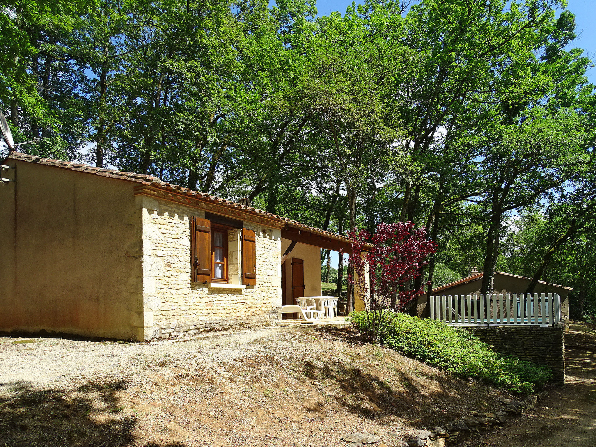 Photo 38 - 2 bedroom House in Blanquefort-sur-Briolance with private pool and garden