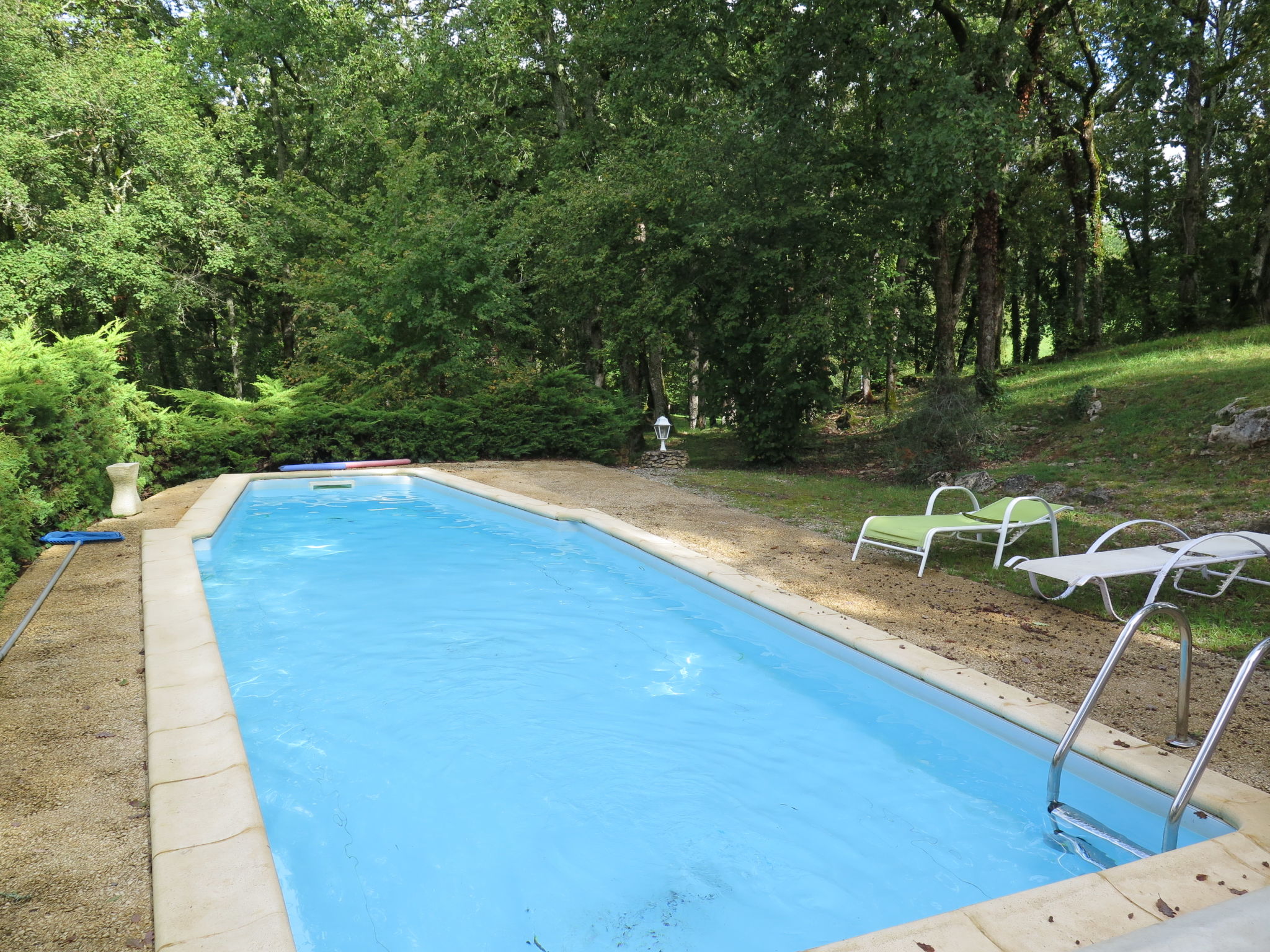 Foto 12 - Casa de 2 quartos em Blanquefort-sur-Briolance com piscina privada e terraço