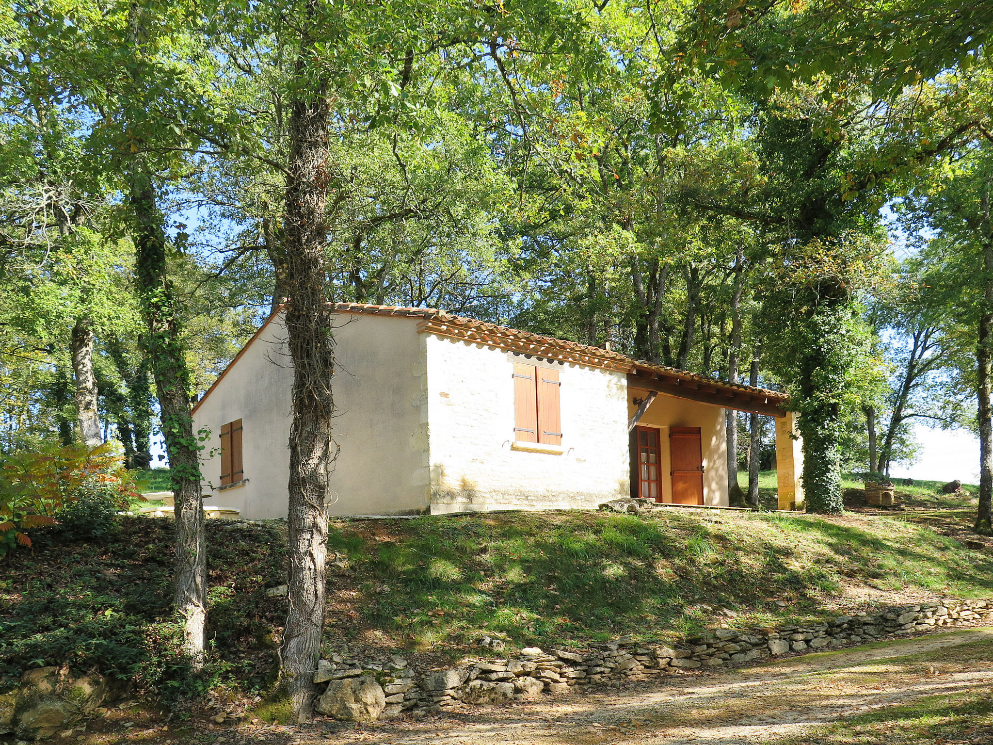 Foto 26 - Casa de 2 quartos em Blanquefort-sur-Briolance com piscina privada e terraço