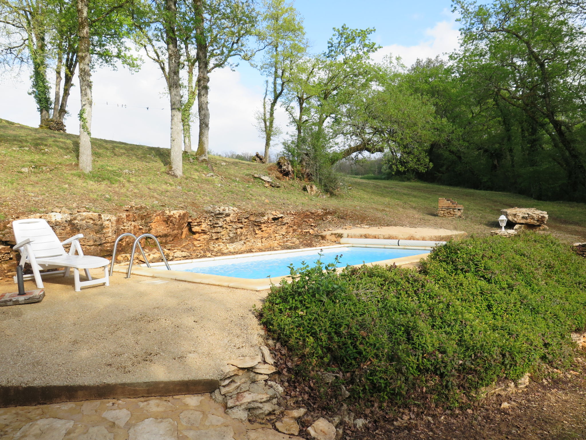 Photo 21 - Maison de 2 chambres à Blanquefort-sur-Briolance avec piscine privée et terrasse