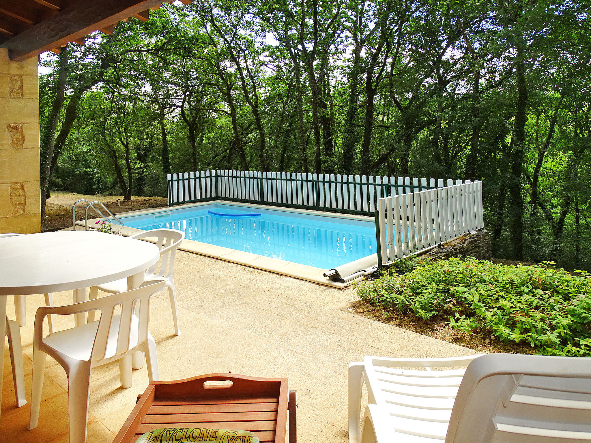 Foto 37 - Casa de 2 quartos em Blanquefort-sur-Briolance com piscina privada e terraço