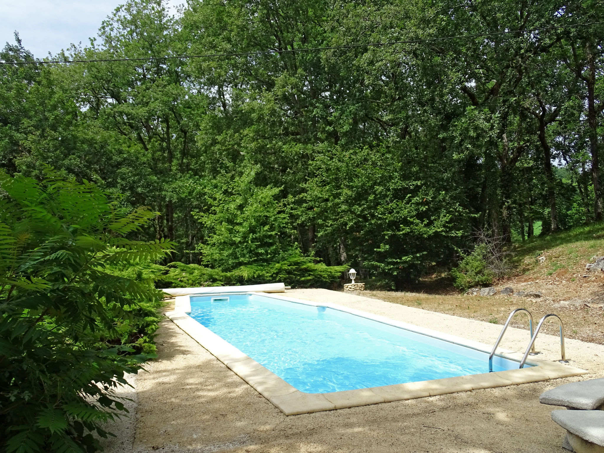 Foto 31 - Haus mit 2 Schlafzimmern in Blanquefort-sur-Briolance mit privater pool und terrasse