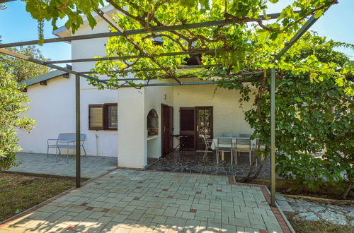 Foto 10 - Casa de 3 quartos em Vodice com jardim e terraço