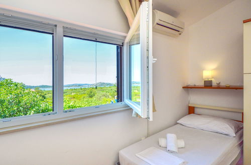 Foto 6 - Casa de 3 quartos em Vodice com jardim e terraço