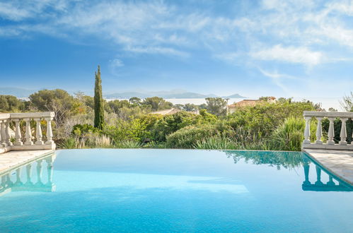 Foto 39 - Casa de 4 quartos em Fréjus com piscina privada e jardim