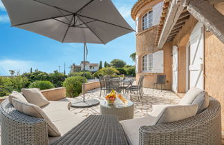 Foto 2 - Casa de 4 quartos em Fréjus com piscina privada e vistas do mar