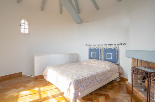 Foto 16 - Casa con 4 camere da letto a Fréjus con piscina privata e vista mare