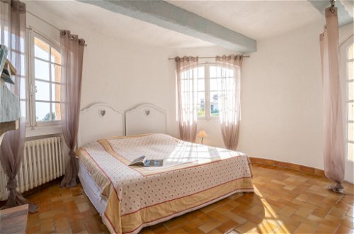 Foto 12 - Casa con 4 camere da letto a Fréjus con piscina privata e vista mare