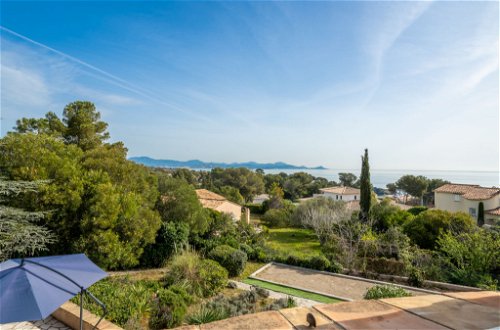 Foto 14 - Casa de 4 habitaciones en Fréjus con piscina privada y vistas al mar
