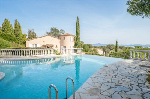 Foto 36 - Casa de 4 quartos em Fréjus com piscina privada e vistas do mar