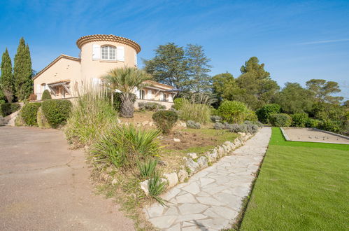 Foto 34 - Casa de 4 quartos em Fréjus com piscina privada e vistas do mar