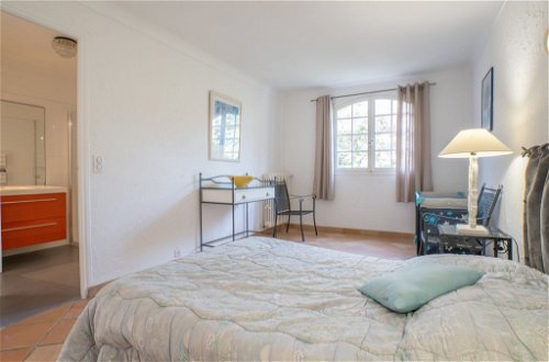 Foto 19 - Casa con 4 camere da letto a Fréjus con piscina privata e vista mare
