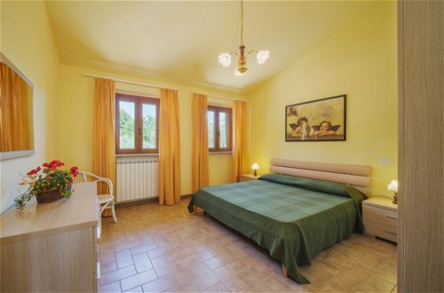 Foto 12 - Appartamento con 2 camere da letto a Lucca con giardino