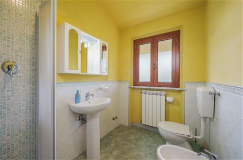 Foto 19 - Appartamento con 2 camere da letto a Lucca con giardino
