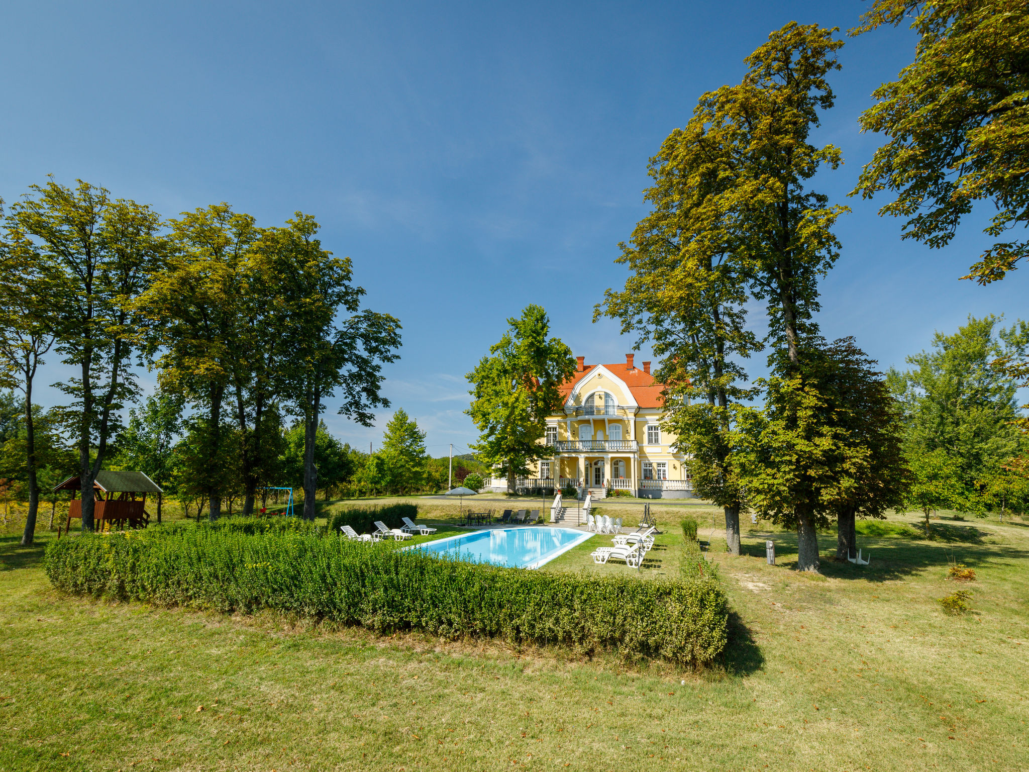 Foto 38 - Casa con 10 camere da letto a Fonyód con piscina privata e vista mare