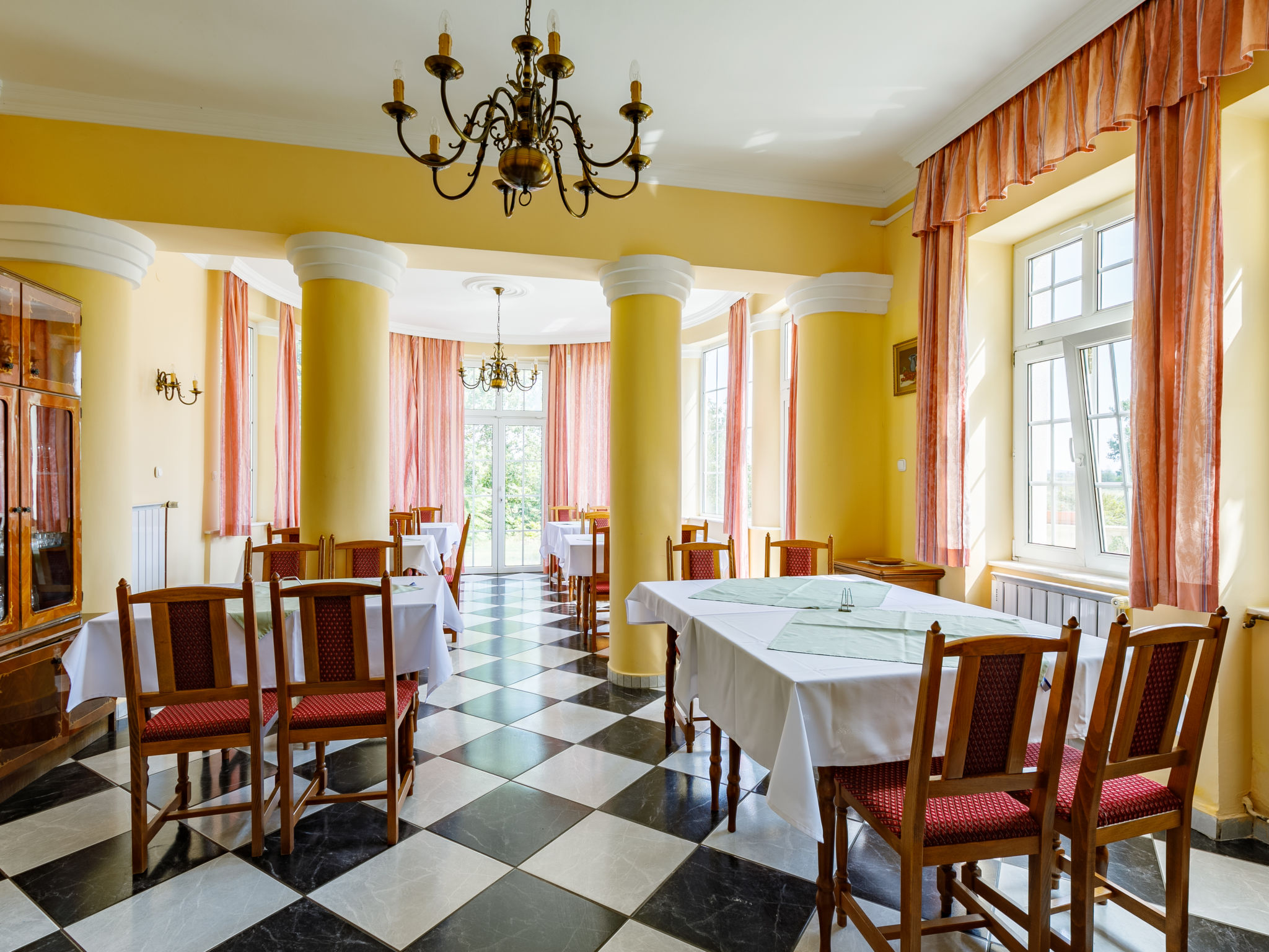 Photo 4 - Maison de 10 chambres à Fonyód avec piscine privée et jardin