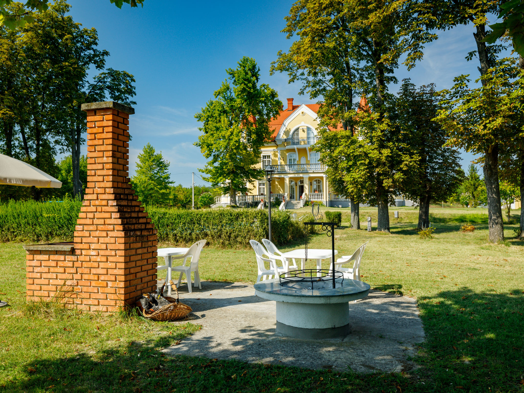 Foto 40 - Casa con 10 camere da letto a Fonyód con piscina privata e giardino