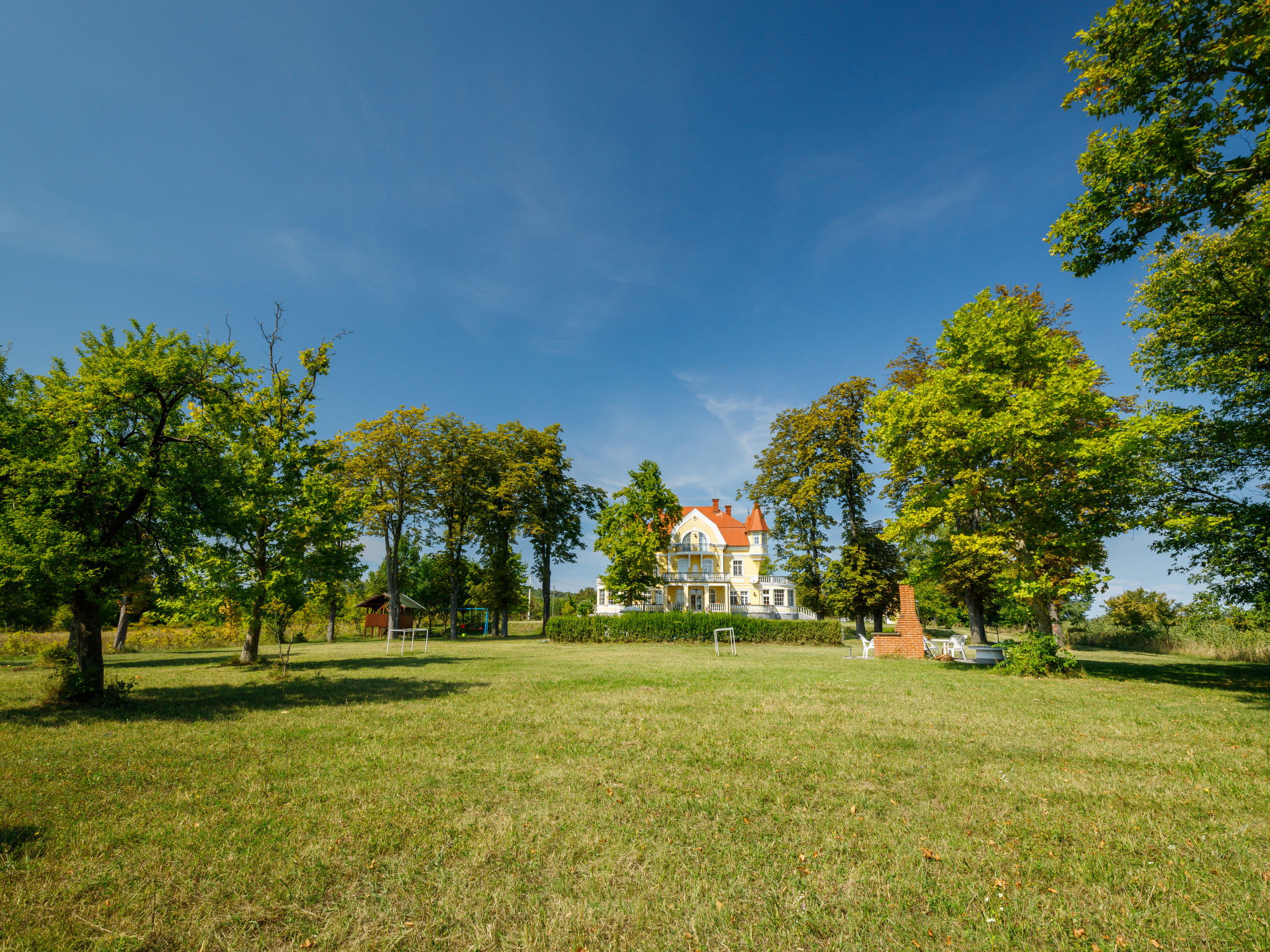 Foto 43 - Casa con 10 camere da letto a Fonyód con piscina privata e giardino