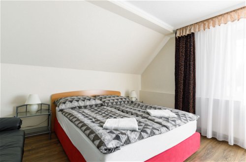 Foto 9 - Appartamento con 3 camere da letto a Siófok con vista sulle montagne