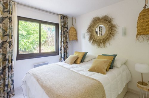 Foto 3 - Appartamento con 3 camere da letto a Le Lavandou con terrazza e vista mare
