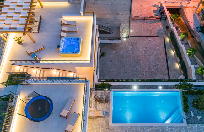 Casa de 8 quartos em Dugi Rat com piscina privada e jardim - Foto 38