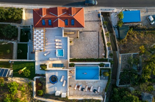 Photo 39 - 6 bedroom House in Dugi Rat with private pool and sea view