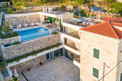 Photo 6 - Maison de 6 chambres à Dugi Rat avec piscine privée et jardin