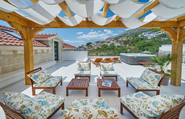 Casa de 8 quartos em Dugi Rat com piscina privada e jardim - Foto 17