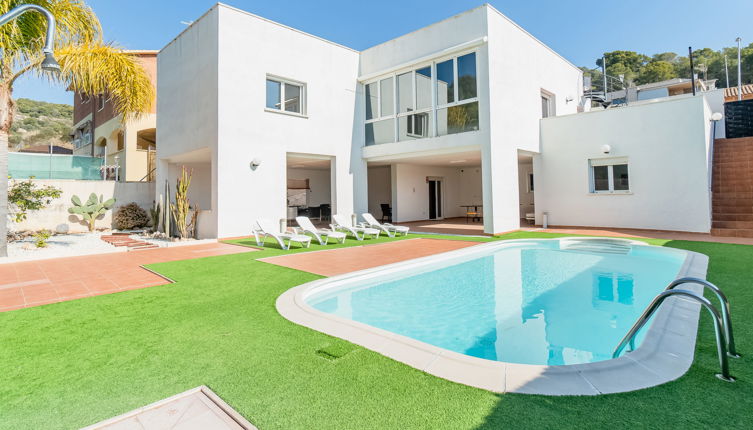 Foto 1 - Casa con 4 camere da letto a Roda de Berà con piscina privata e vista mare