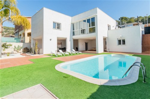 Foto 1 - Casa de 4 habitaciones en Roda de Berà con piscina privada y vistas al mar