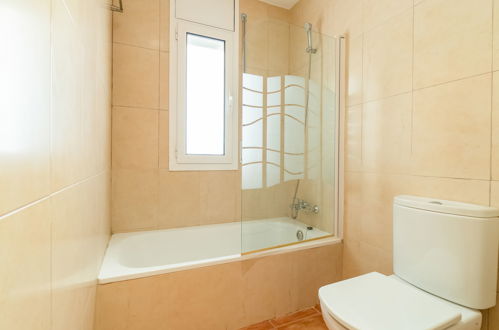 Foto 27 - Casa con 4 camere da letto a Roda de Berà con piscina privata e vista mare